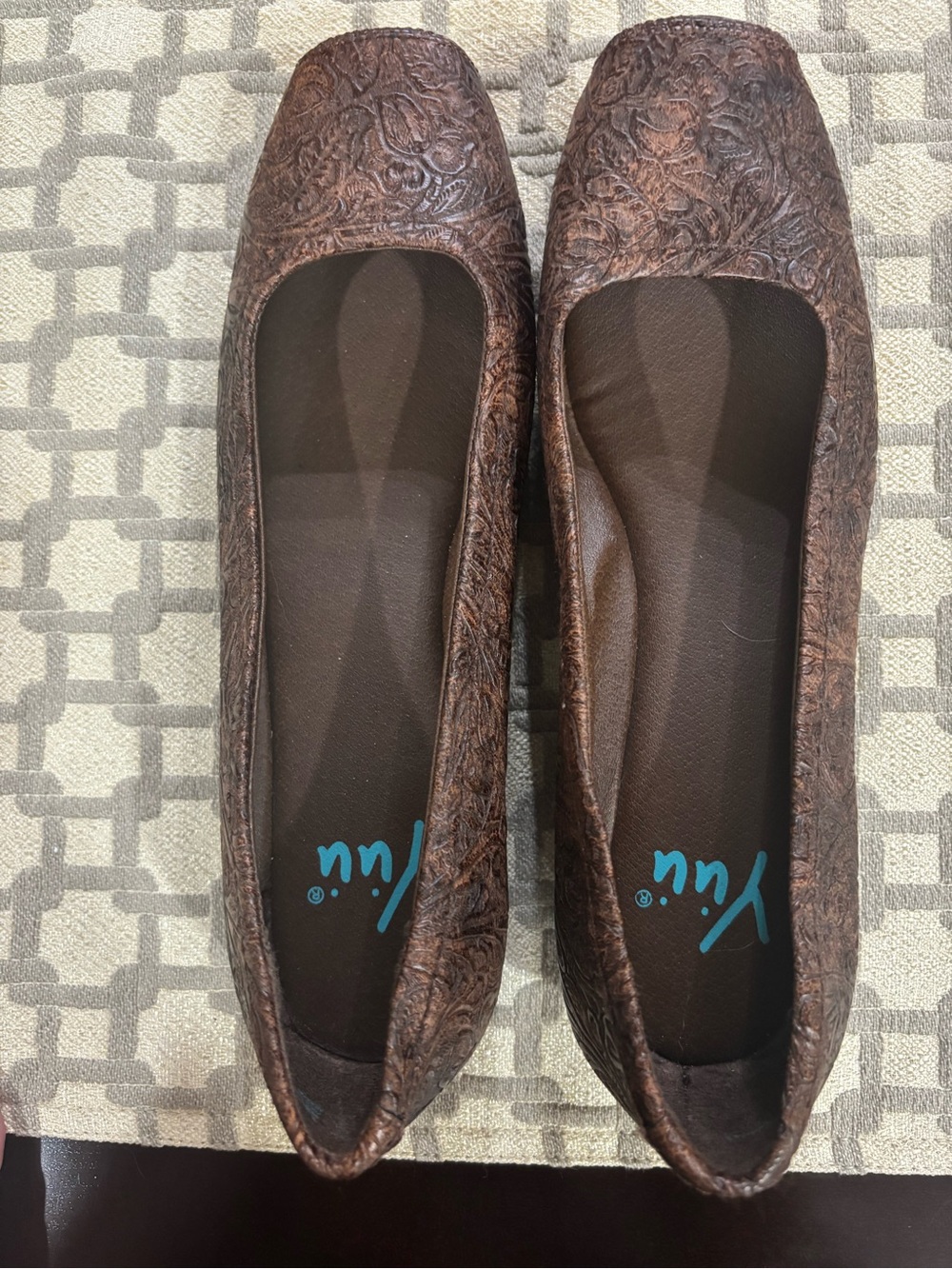 Yuu Brown Embossed Floral Ballet Flats